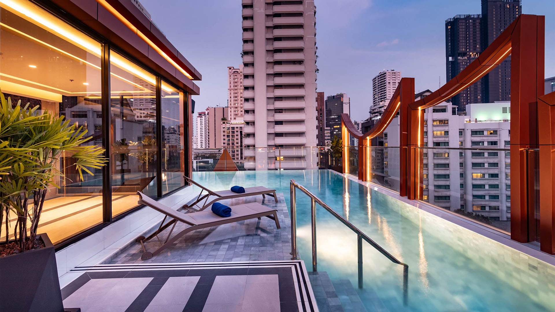 Sukhumvit After Dark: Vibrant Nightlife and Entertainment