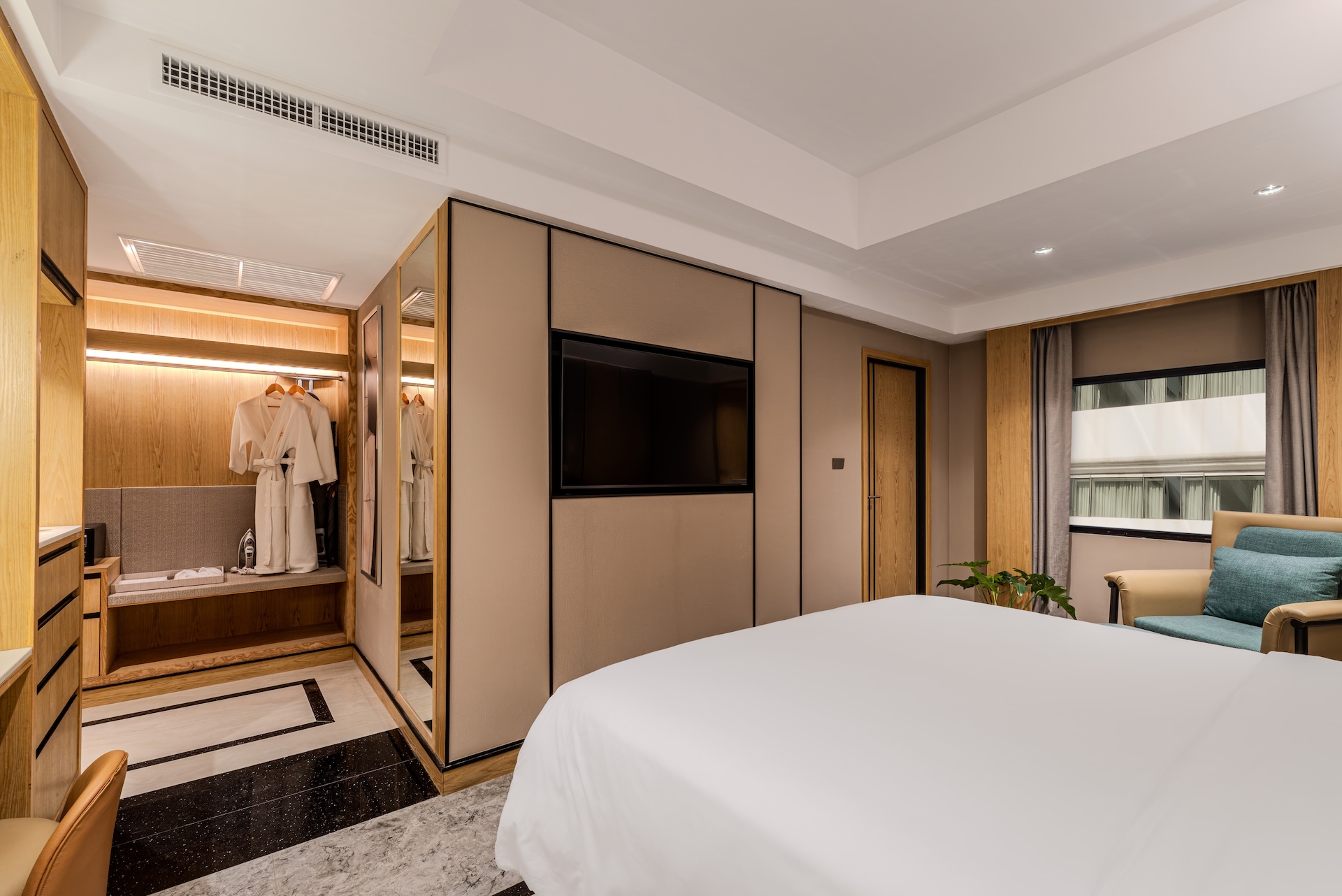 One-Bedroom Executive Suite