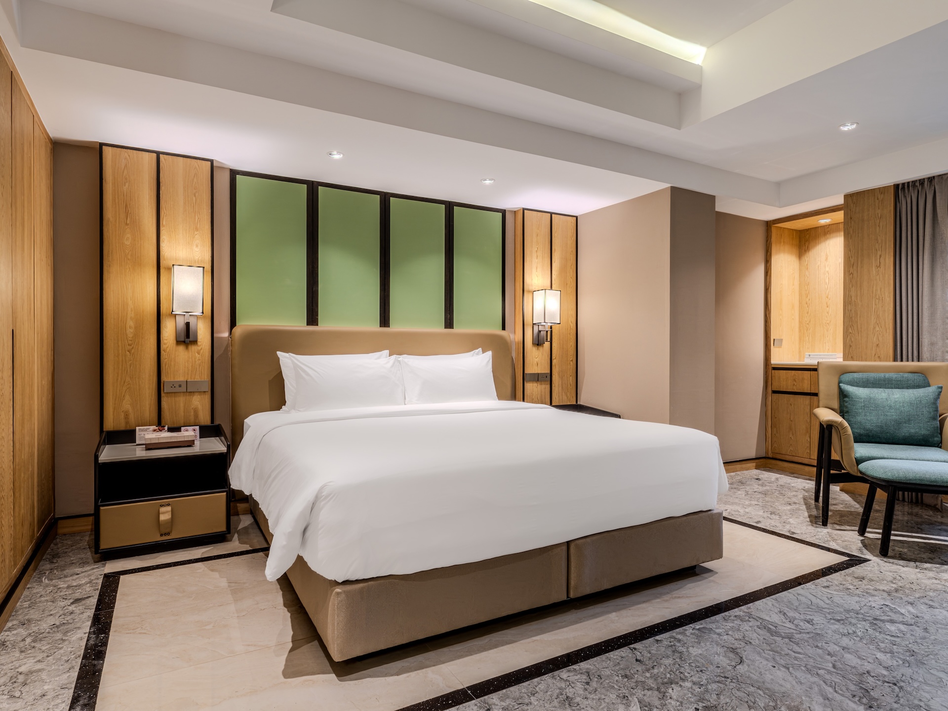 Grand Family Connecting Suite