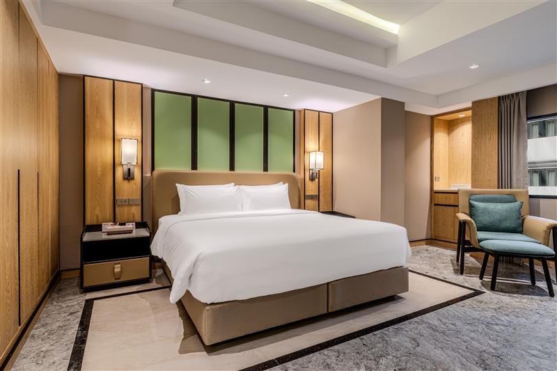 One-Bedroom Premier Corner Suite