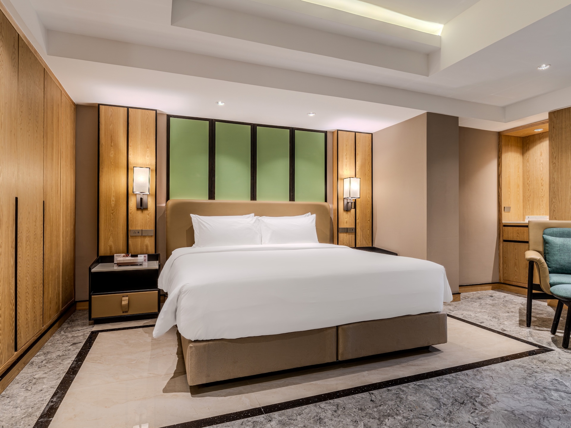 Grand Family Connecting Suite