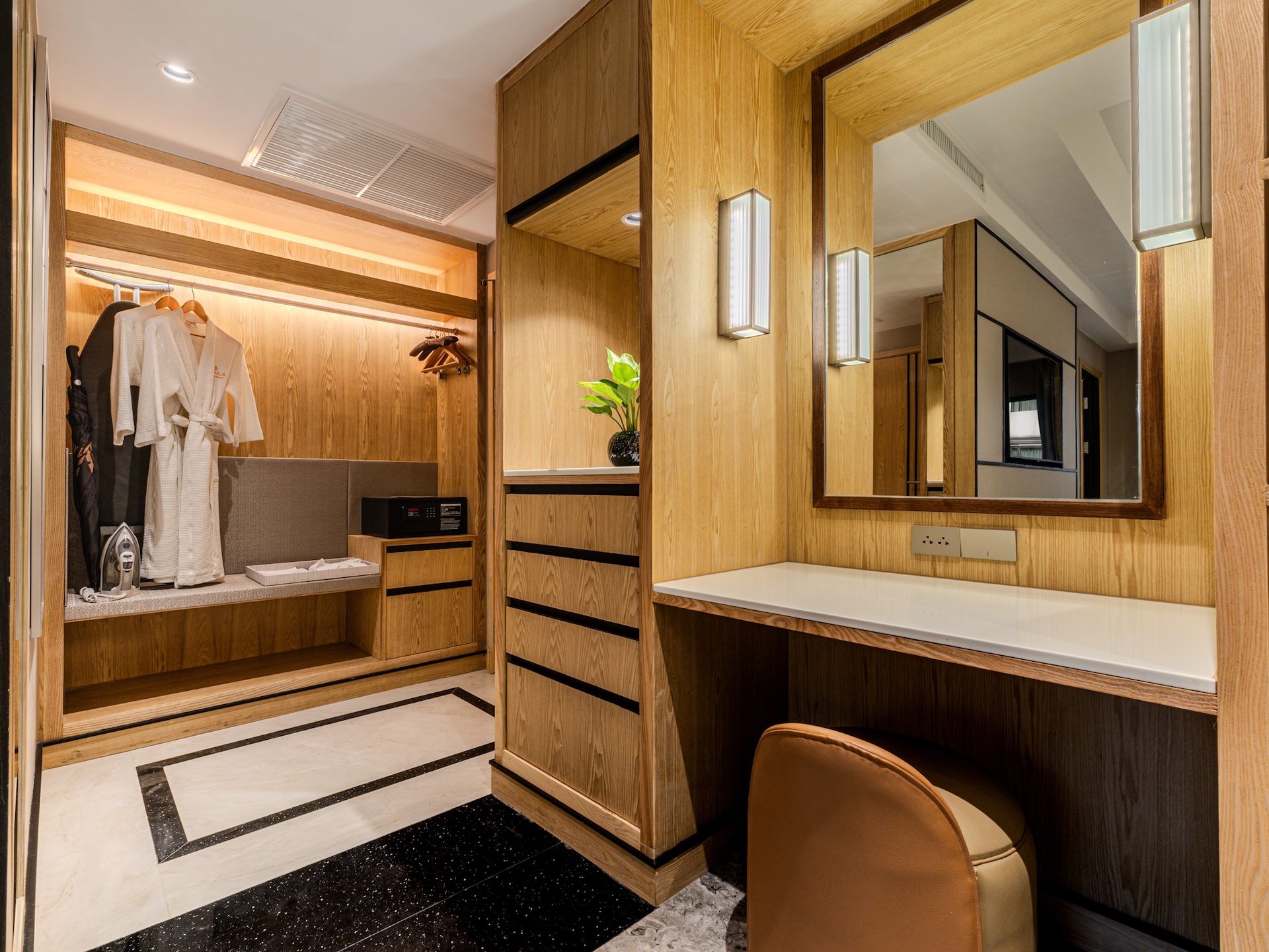 One-Bedroom Premier Corner Suite