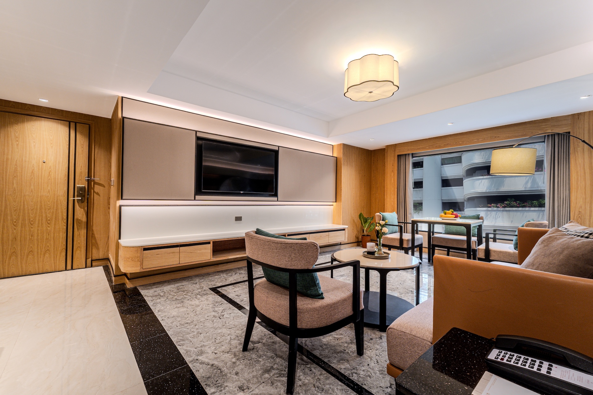 One-Bedroom Premier Corner Suite