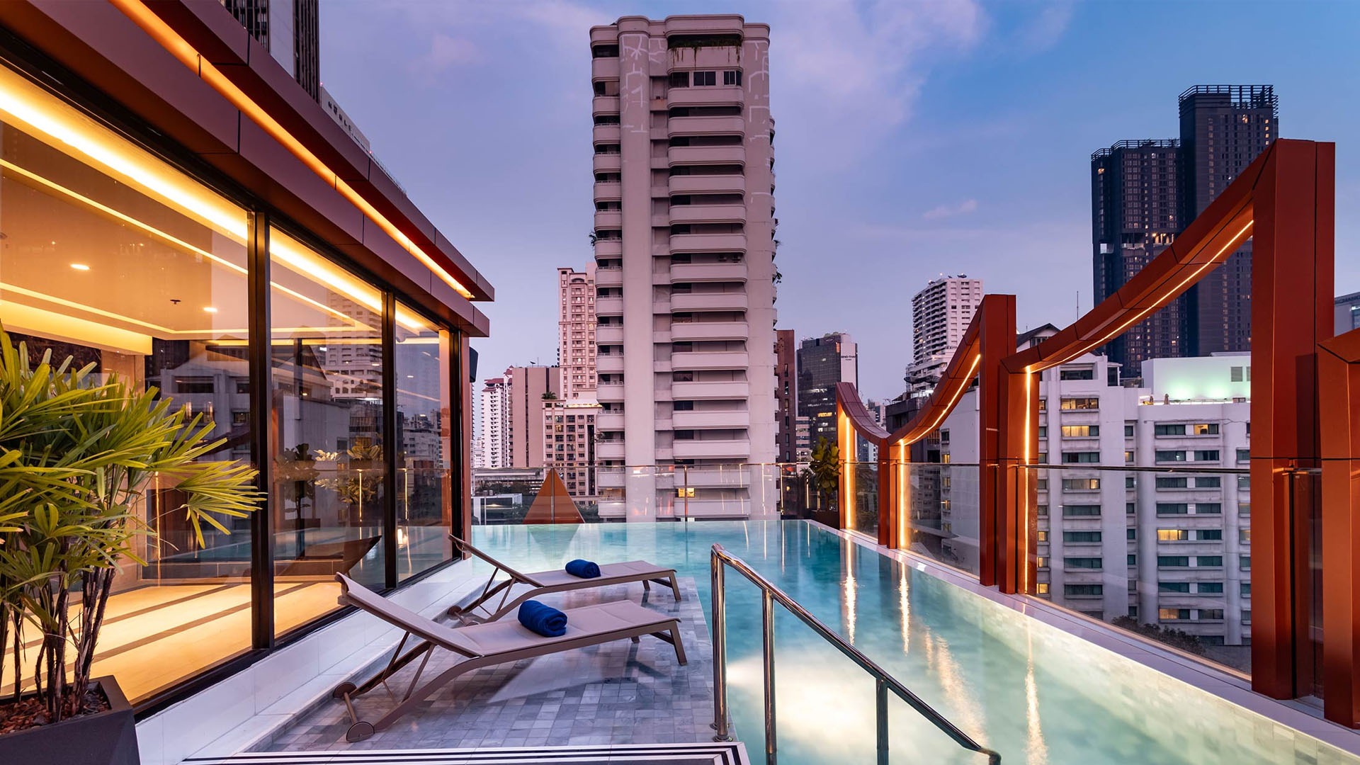 5 Must-Visit Rooftop Bars to Elevate Your Evening in Sukhumvit